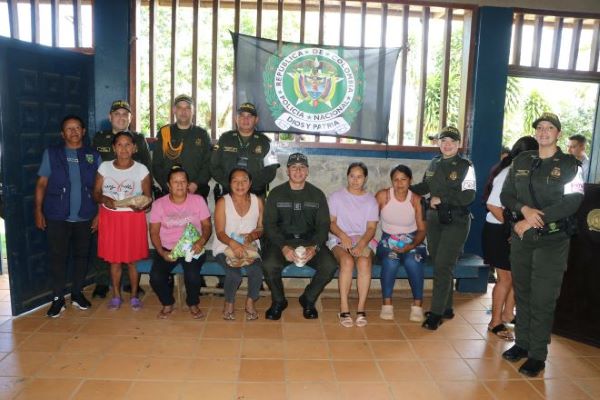 La Polic&iacute;a Nacional fortalece los lazos comunitarios en el barrio  La Uni&oacute;n de Mit&uacute;