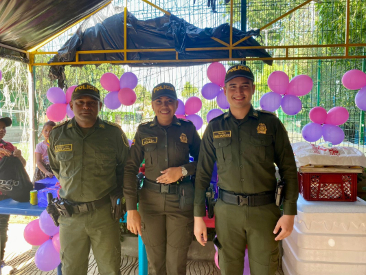 La Policía Nacional en Bolívar conmemora desde ya el Día de las Madres en Zambrano
