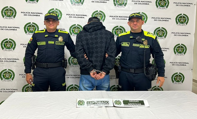 Dos policías y un capturado con pastillas de éxtasis