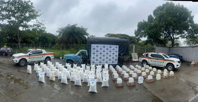 Hallado un camión abandonado con más de 200 galones de sustancias controladas