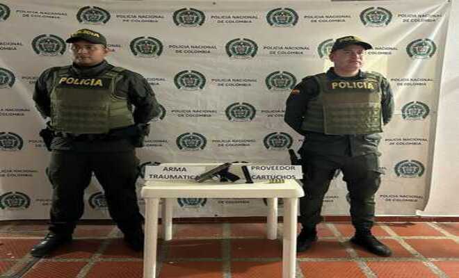 Incautan arma traumática 