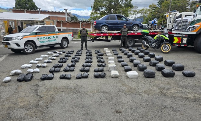 Policía incauta 240 kilos de marihuana en la vía Panamericana, entre Pasto y Rumichaca