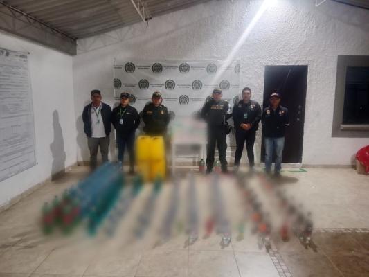 Incautan licor adulterado