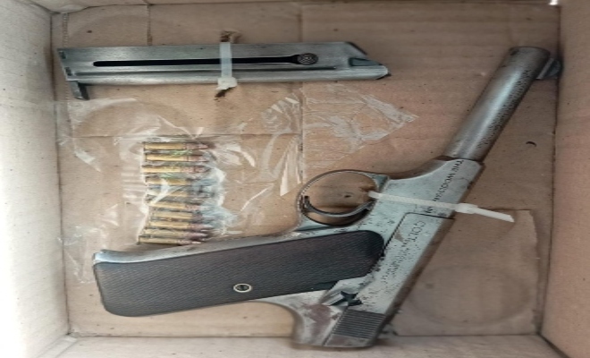 Incautación de pistola, un proveedor y diez cartuchos