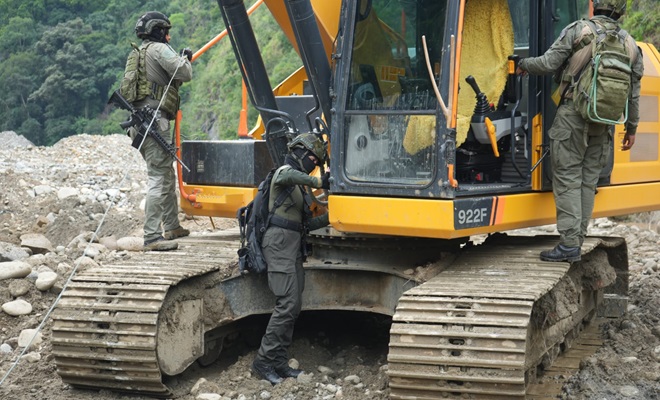Inutilización de maquinaria amarilla.