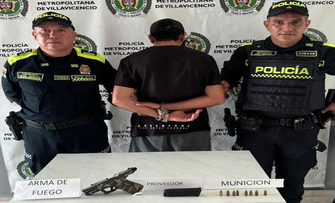 Este sujeto fue sorprendido a bordo de un motocarguero con una pistola y ocho cartuchos sin el permiso para su porte o tenencia