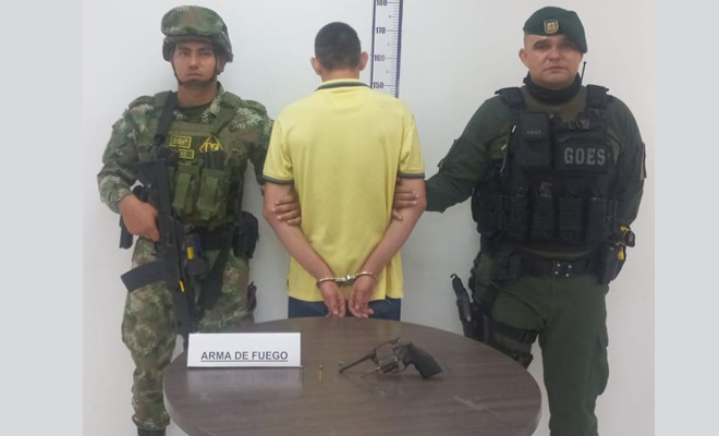 Tenía en su poder un revolver con dos cartuchos calibre 38 mm, la cual era utilizada para la comisión de delitos en la comuna II de la capital del Meta.