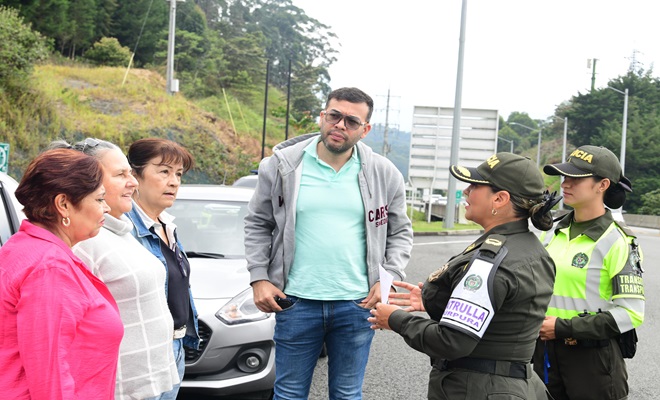 La patrulla púrpura y tránsito difunden linea 155