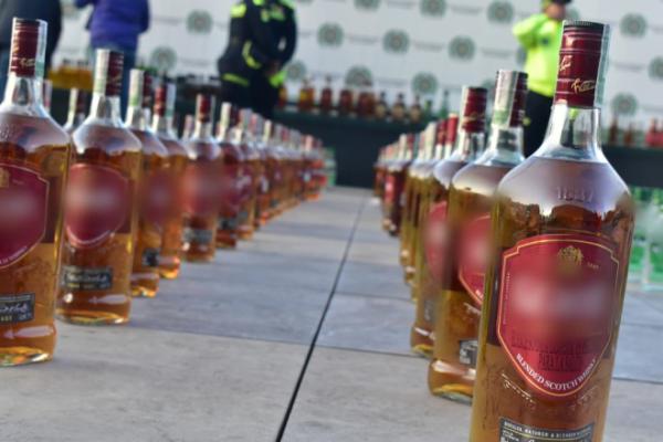 Almacenaban y distribuían  este licor en diferentes establecimientos públicos 