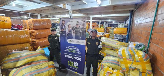 Mercancía-ilegal-de-confecciones