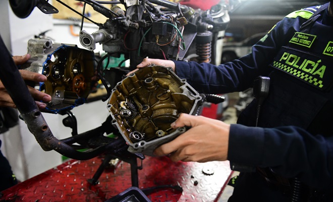 Motor motocicleta remarcado