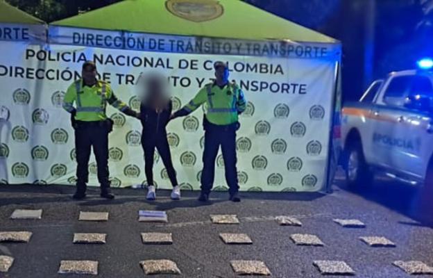 Mujer capturada por transportar en la modalidad de encomienda 17.5 kilos de marihuana tipo creepy