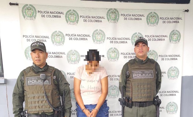 Policía captura a mujer por porte de estupefacientes