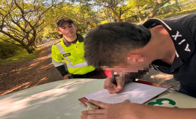 Conductores hicieron planas en las vías del Huila