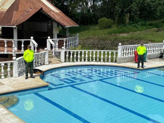 La Policía Nacional en coordinación con la Fiscalía General de la Nación, asestó un contundente golpe a las finanzas criminales del del GDCO “Los Brujos”, los cuales, engañaban a sus víctimas con falsas guacas, falsos brujos, hechicería y renta inmobiliaria, para estafar a sus víctimas. 