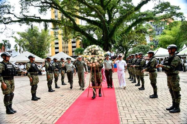Ofrenda florar en el día cívico del veterano
