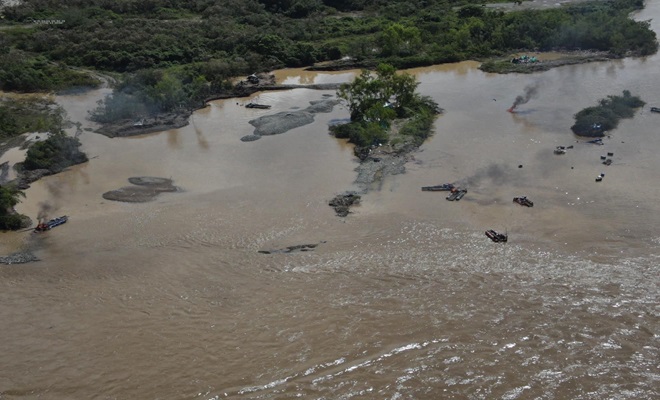 21 dragas destruidas producían mensualmente 9.135 gramos de oro