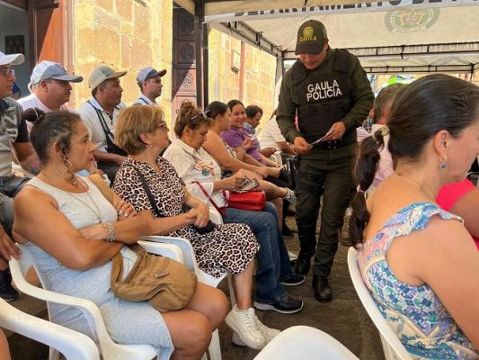 Con entrega de volantes informamos a la comunidad la campaña "Yo no pago, Yo denuncio"