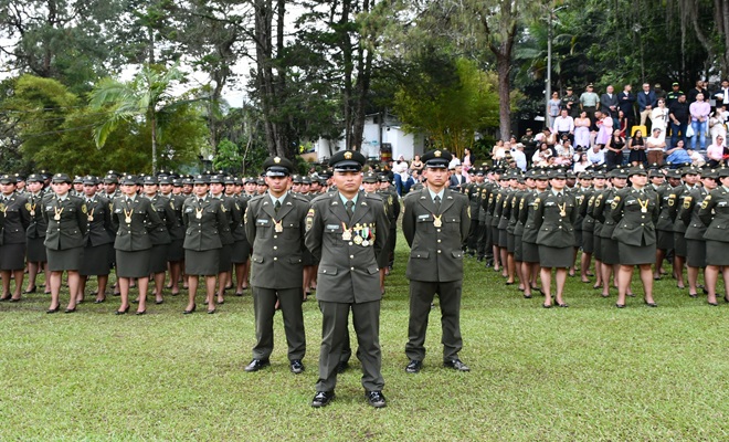 Patrullero Álvaro Bosa primer puesto curso 006