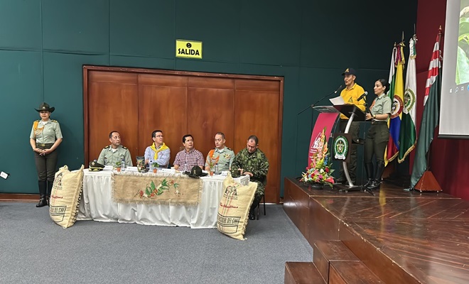 Policías en lanzamiento plan cosecha cafetera