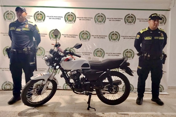 La Policía Nacional recupera motocicleta hurtada en Neiva gracias a rápida reacción