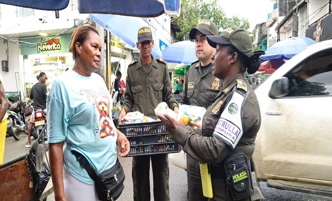 La Policía a través de la Patrulla Púrpura, hace homenaje a las madres