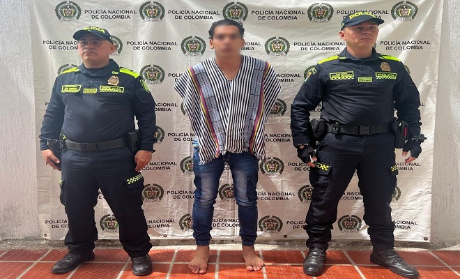 Policía captura a un hombre por homicidio