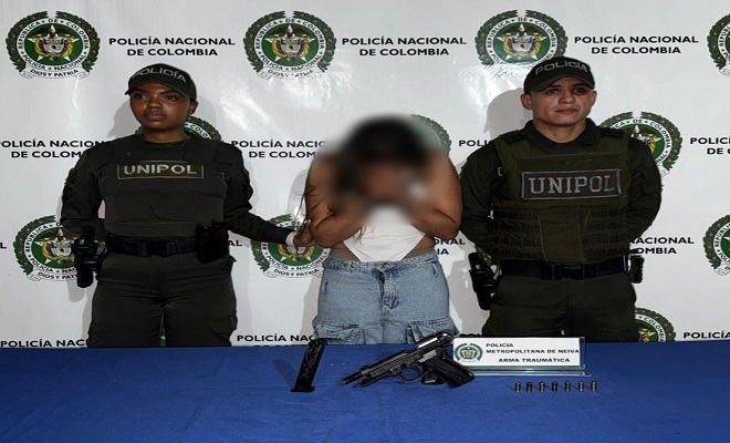 La Policía Metropolitana de Neiva captura a mujer con arma de fuego 