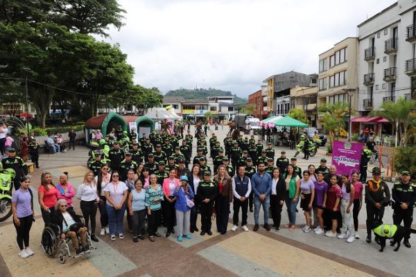 Caldas se viste de p&uacute;rpura