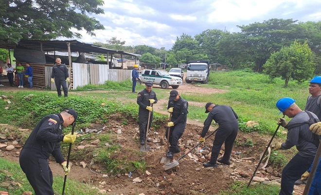 La Policía Nacional en Neiva realiza actividad cívico ambiental