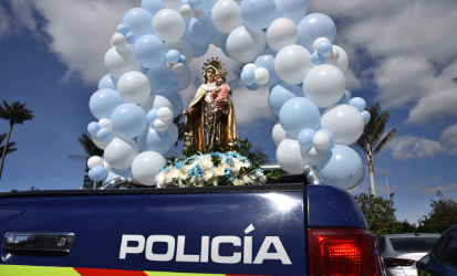 Procesión en homenaje al día del conductor.