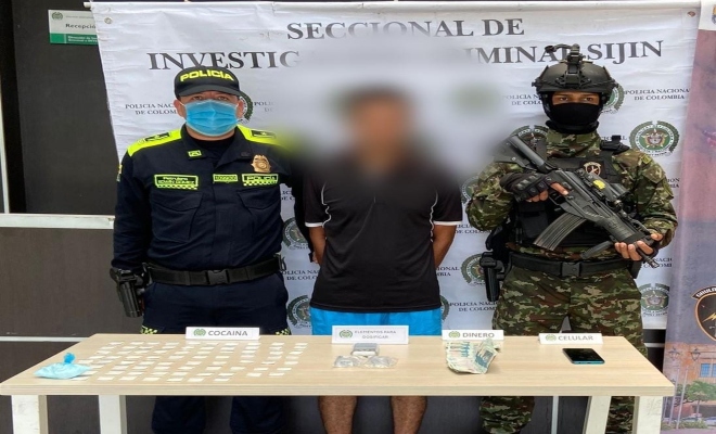 El capturado dinamizaba la distribución de estupefacientes a domicilio. 