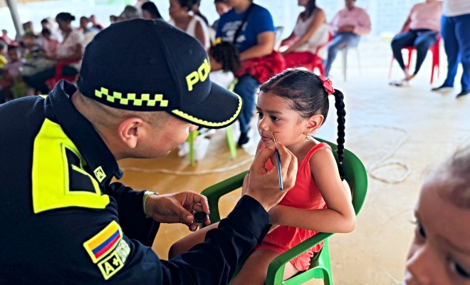 Una jornada lúdico-pedagógica fortalece lazos con la niñez de San Pelayo, sembrando confianza y promoviendo la sana convivencia desde los primeros años.
