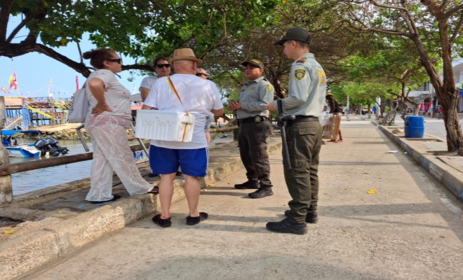 La Policía Nacional brinda recomendaciones en la playas del Golfo de Morrosquillo