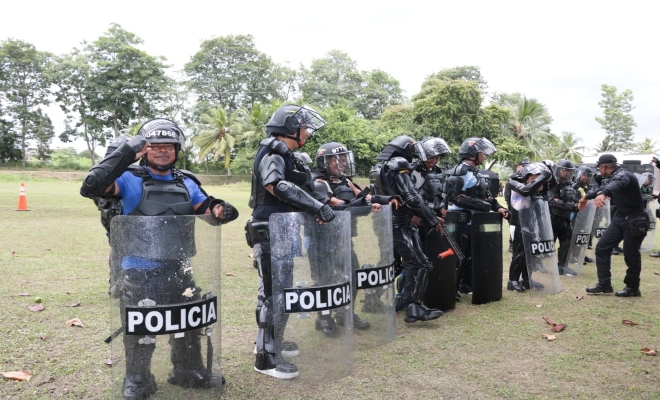 Ciudadanos vivieron una experiencia inmersiva en las labores tácticas y operativas de la Unidad de Diálogo y Mantenimiento del Orden (UNDMO), promoviendo la transparencia y el acercamiento comunitario.