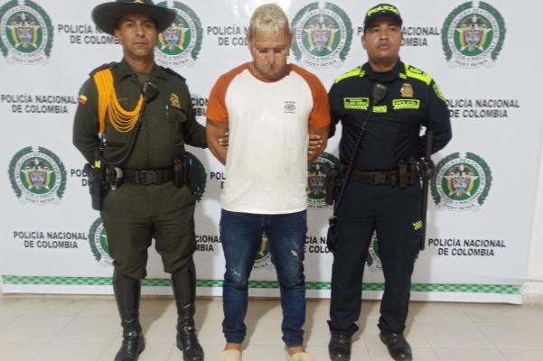 Una persona capturada por orden judicial por los delitos de Homicidio agravado y fabricación, porte y tráfico de armas de fuego..