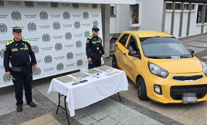 Uniformados de la sijin logran interceptar vehículo con sustancias ilegales 