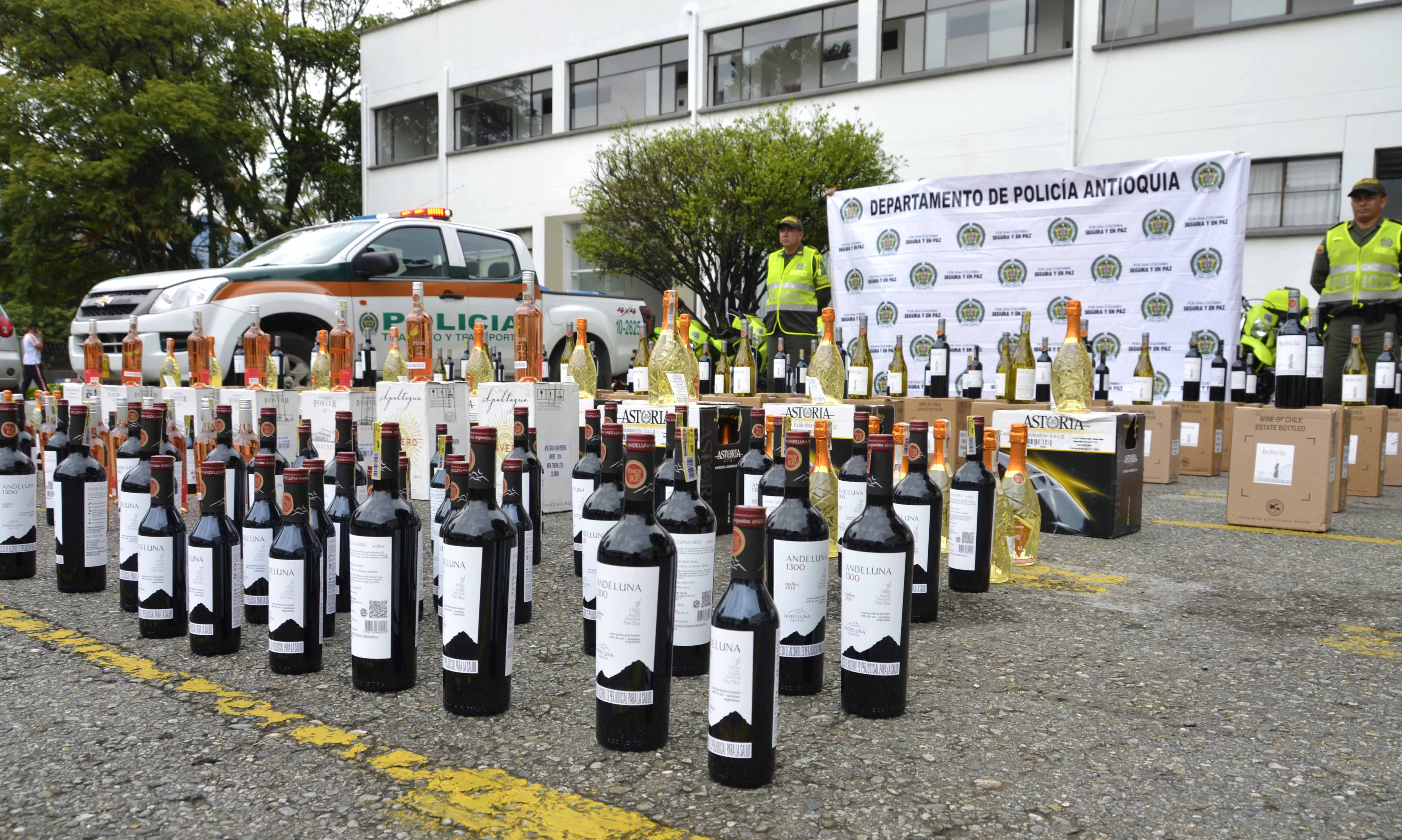 Policía-de-antioquia-incauta-780-botellas-de-vino-1