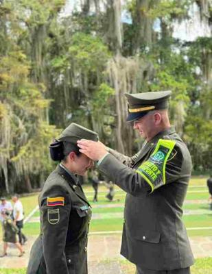 acompañamiento de familiares ceremonia de ascenso curso 003