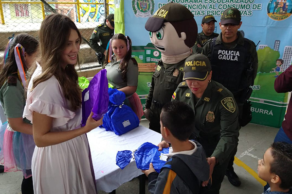 acompañamiento-primera-dama-alcaldía-regreso-a-clase