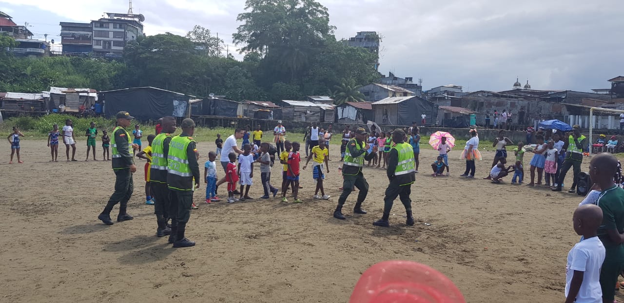 actividad-recreativa-con-niños-en-buenaventura-valle-del-cauca1