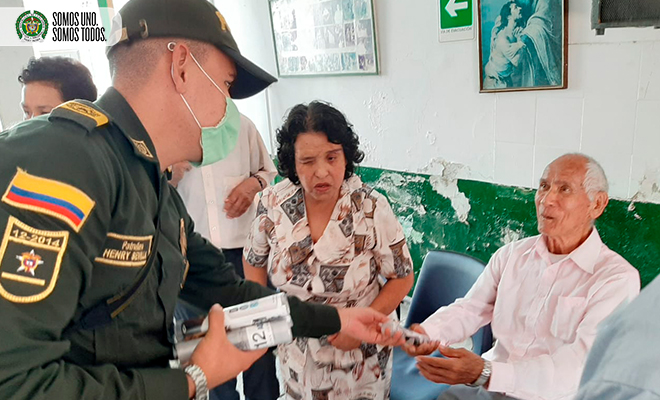 80 Adultos mayores  beneficiados de la actividad