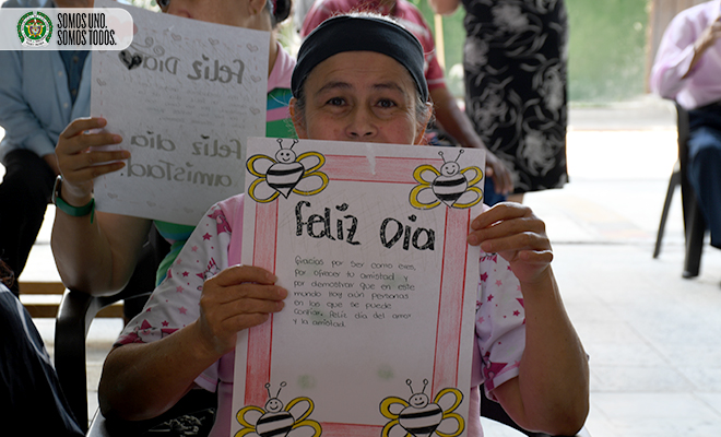 80 Adultos mayores  beneficiados de la actividad