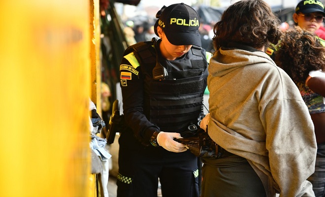 Tres personas capturadas durante intervención en el centro de Medellín