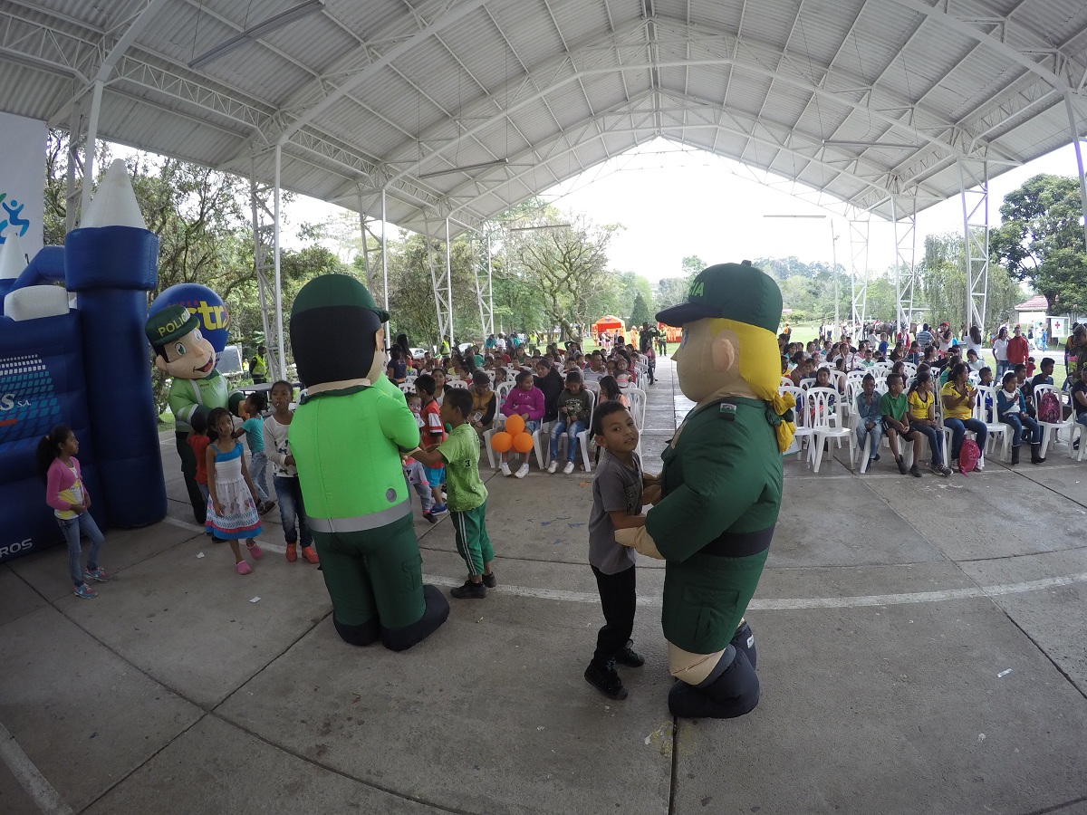 Cerca_de_500_niños,_vivieron_un_día_especial