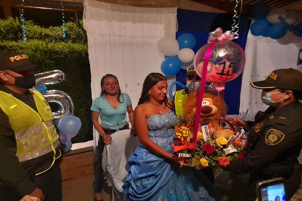 Festejo de 15 años a joven en Belén de Umbría 