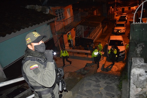 Allanamientos en Santa Rosa de Cabal  y Belén de Umbría