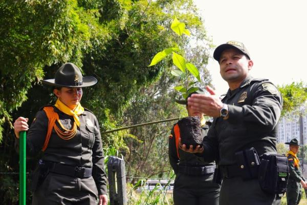 Teniente Coronel Héctor Gerardo Daza Narváez, director ESAGU
