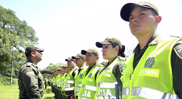 La Policía Nacional-lo invita a disfrutar-del-‘día del amor-y-la amistad’-seguro y en paz.