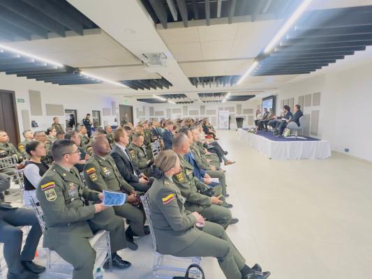 Conversatorio sobre est&aacute;ndares policiales resalta su papel clave en la transformaci&oacute;n institucional